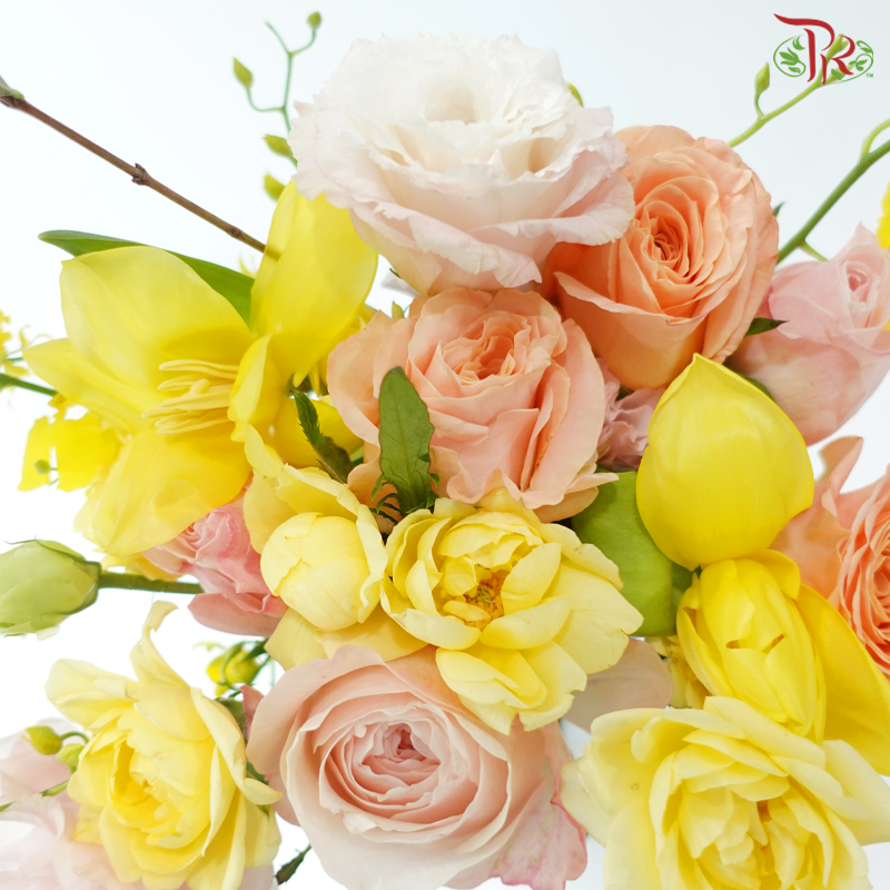 Signature Weekly Flower Bunch - Peach Apricot Dream (Medium Bunch)