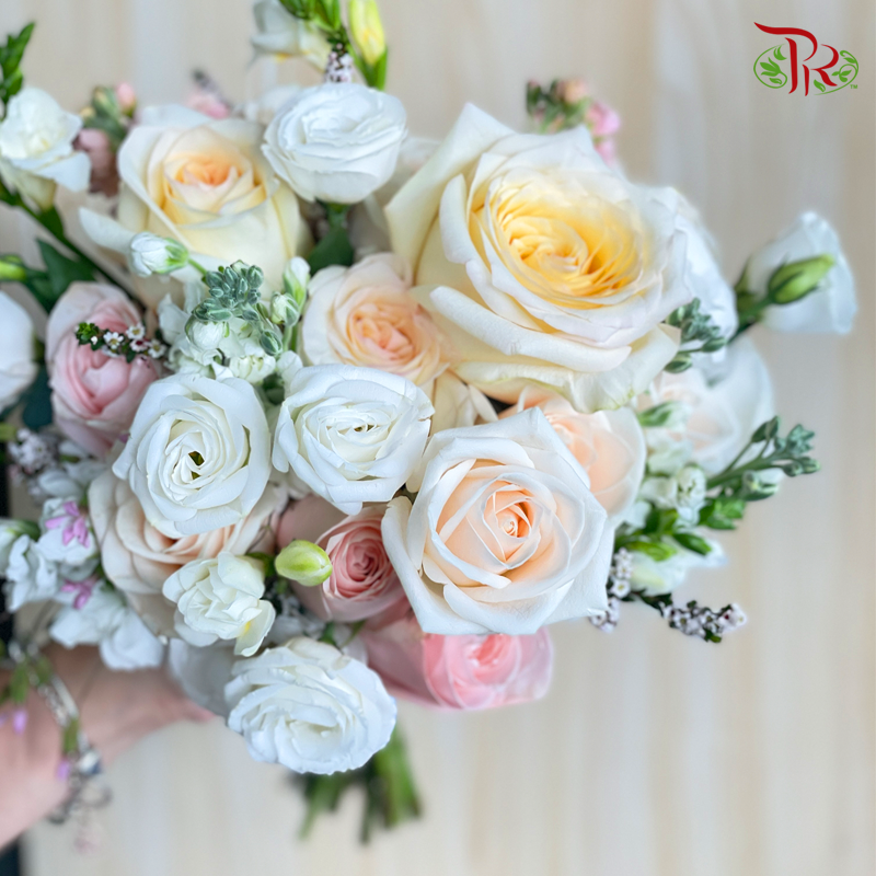 Dreamy Petal Embrace-Pudu Ria Florist-prflorist.com.my