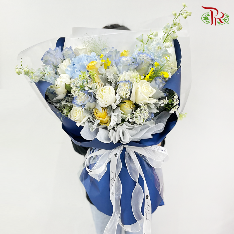 Grand Bouquet Arrangement In Blue With Touch Of Yellow (L Size)-Pudu Ria Florist-prflorist.com.my