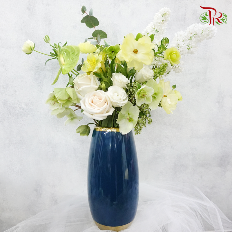 Floral Vase Arrangement In Dark Colour Vase - Pudu Ria Florist