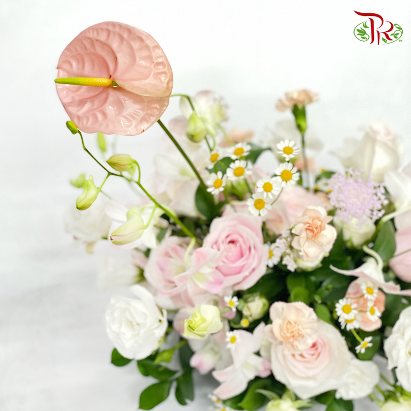 Table Arrangement In Pastel White Pink Tone (M size- double sided)