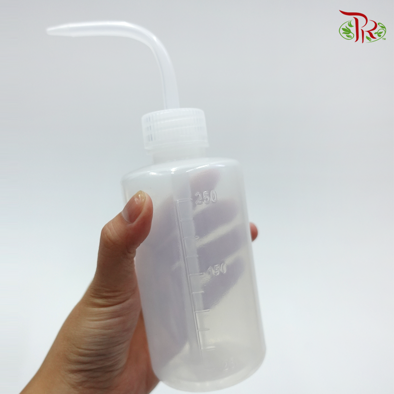 Watering Squeeze Bottle 250ML - Pudu Ria Florist